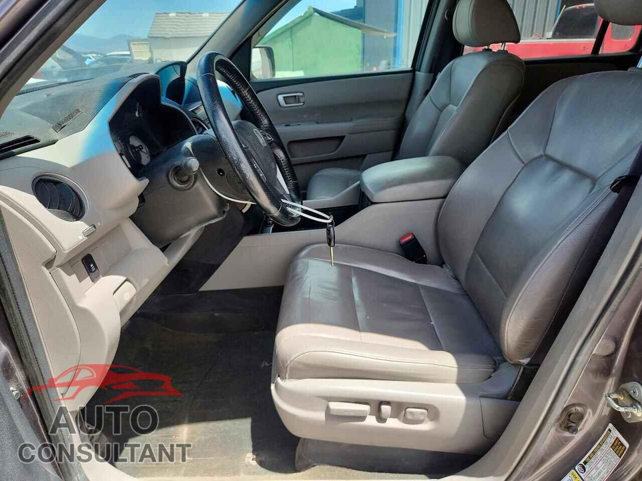 HONDA PILOT 2014 - 5FNYF4H59EB008647