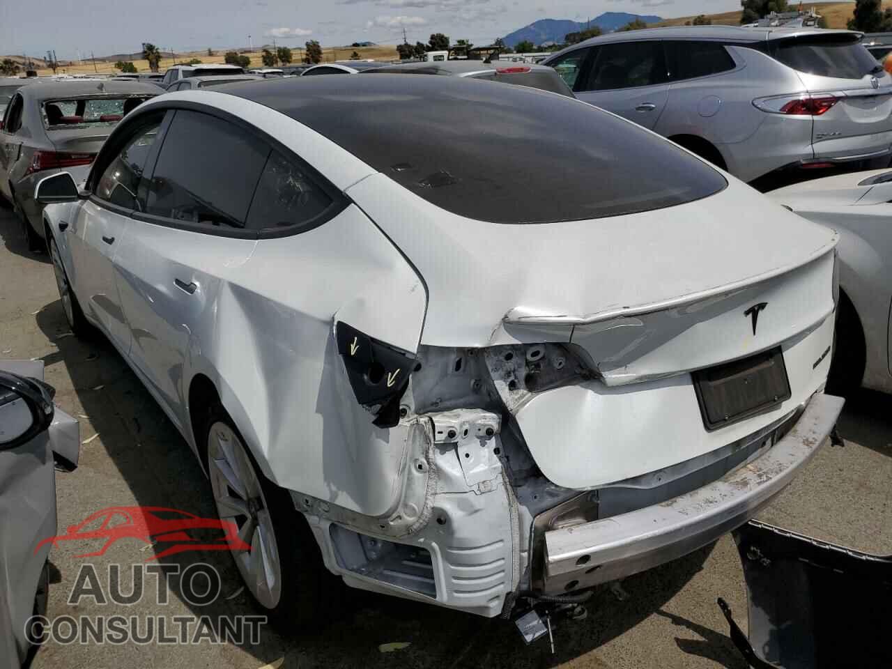TESLA MODEL 3 2021 - 5YJ3E1EB2MF004136