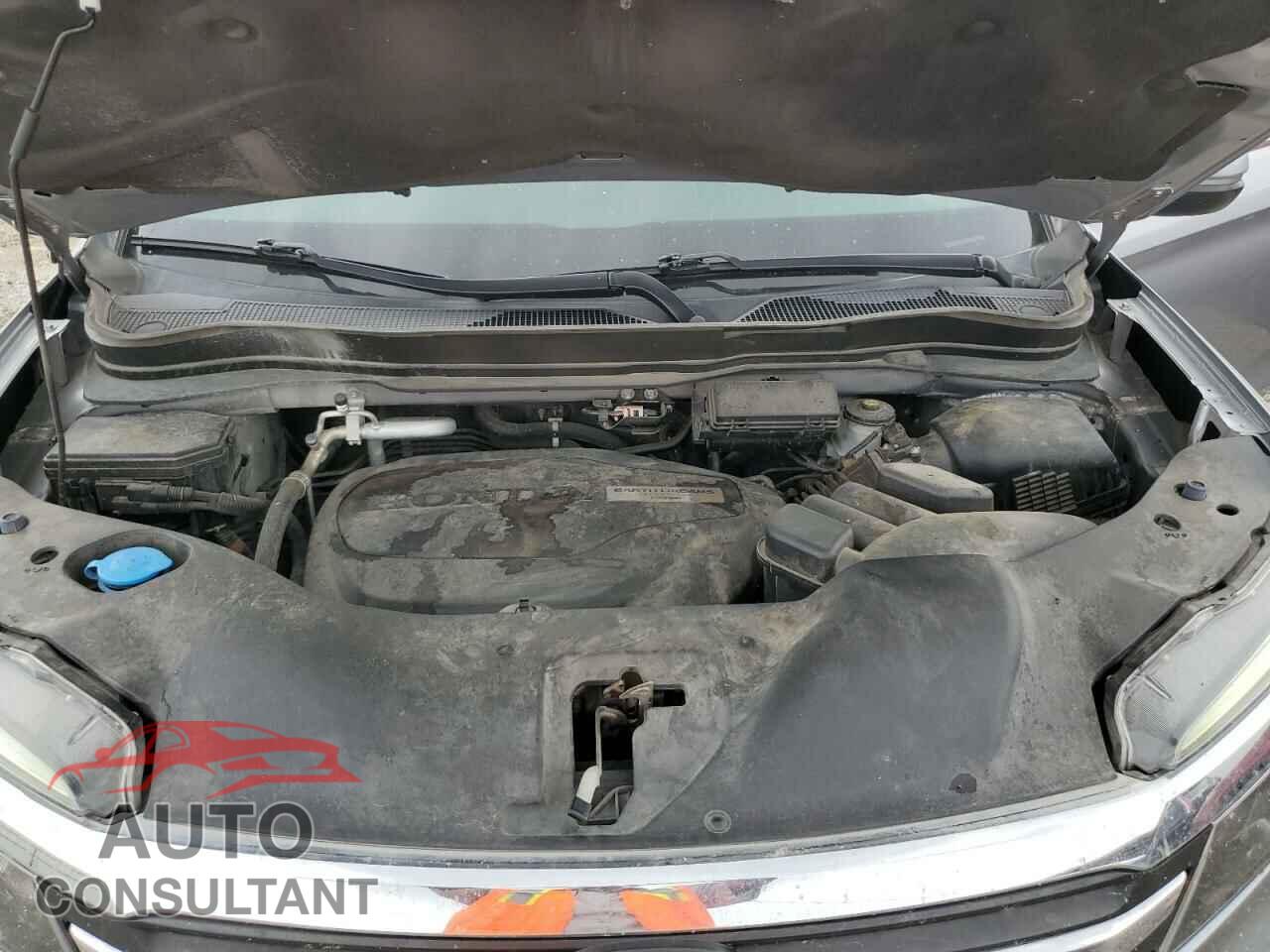 HONDA PILOT 2018 - 5FNYF5H32JB029421