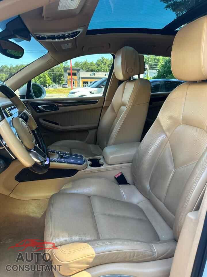 PORSCHE MACAN 2015 - WP1AB2A56FLB51631