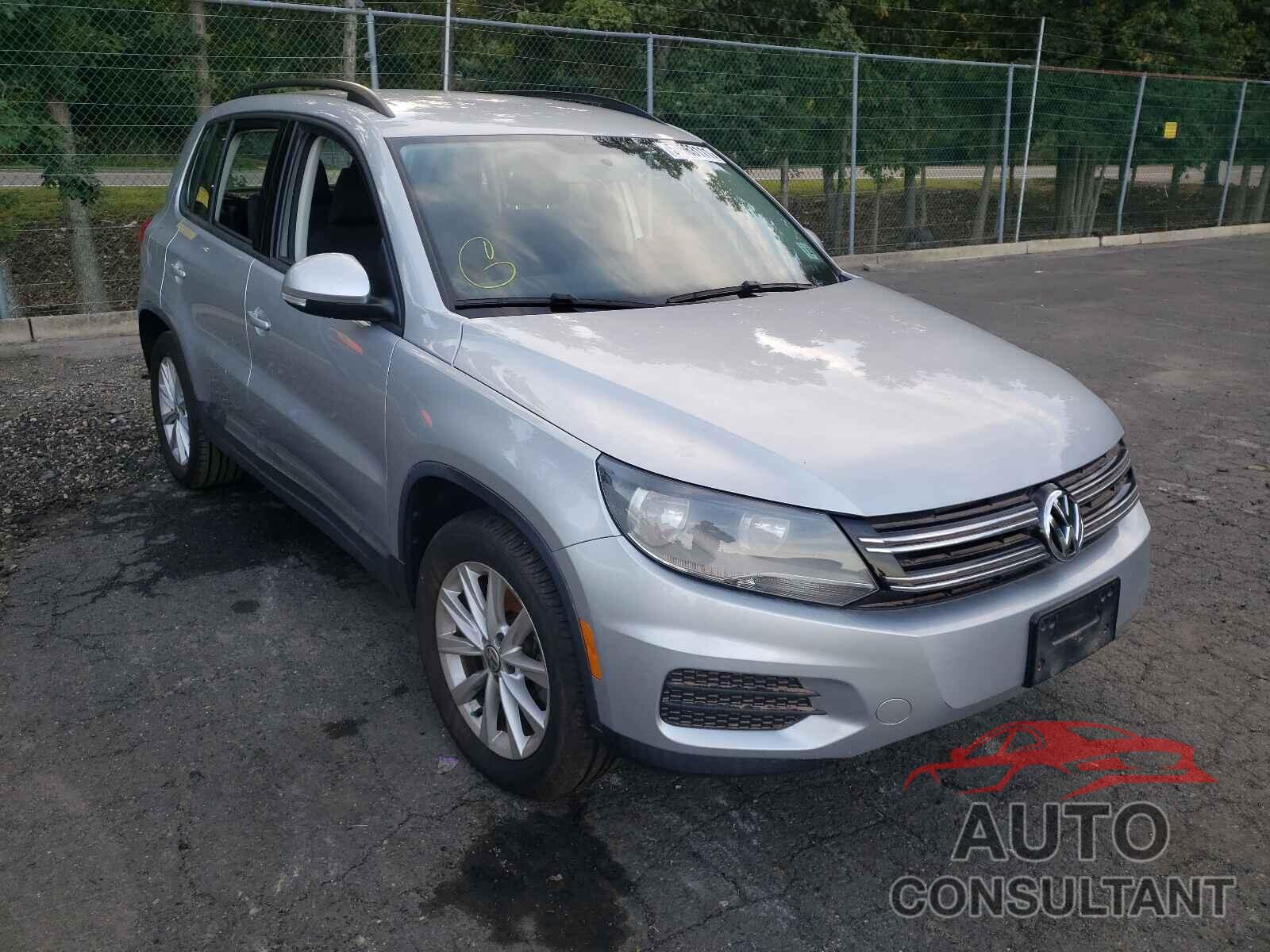 VOLKSWAGEN TIGUAN 2017 - WVGBV7AX2HK051042