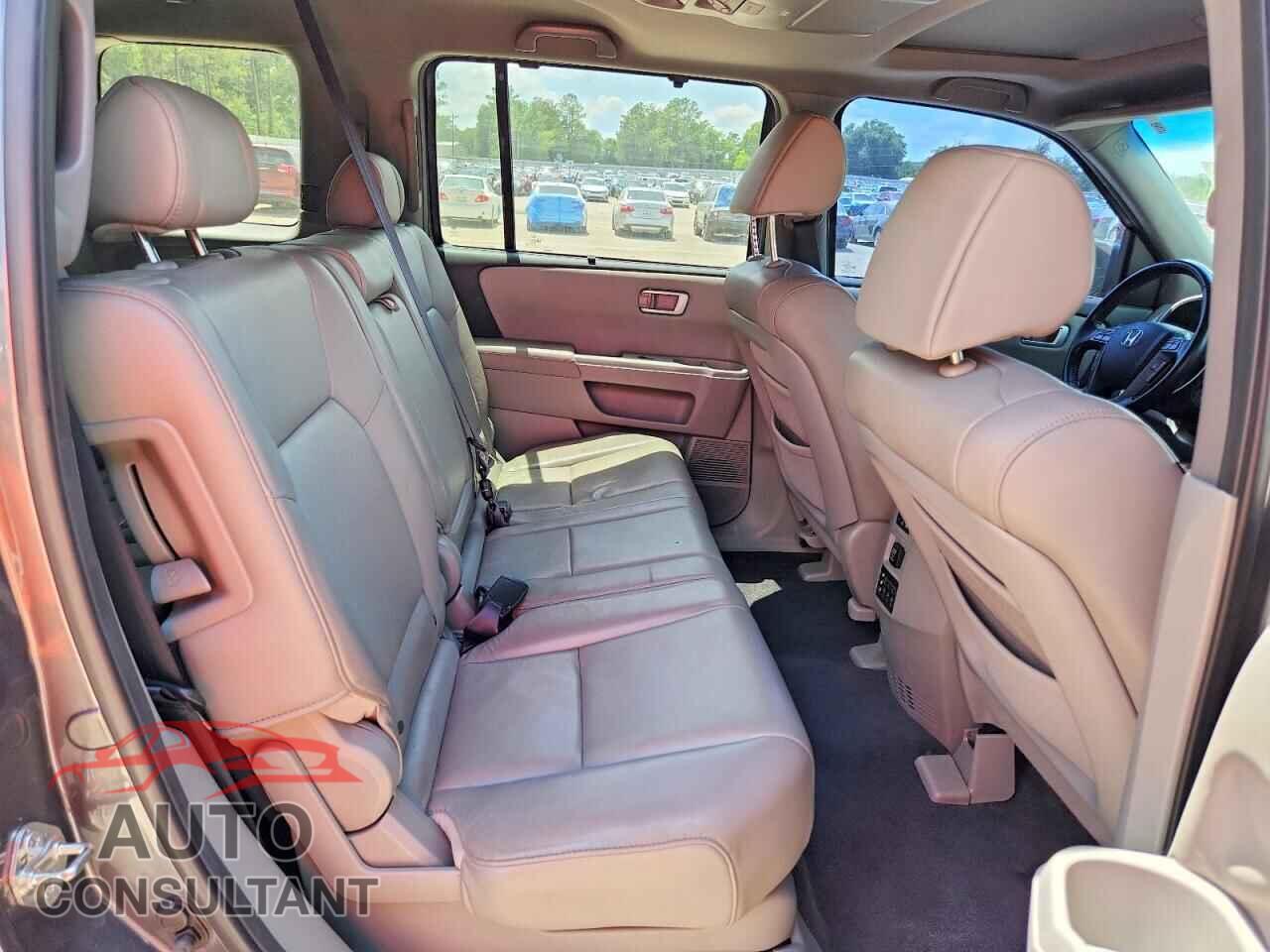 HONDA PILOT 2010 - 5FNYF3H92AB008979