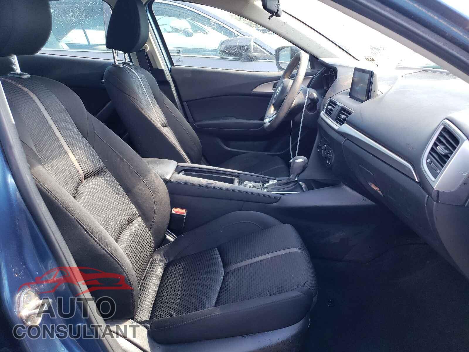 MAZDA 3 2018 - 3MZBN1U72JM162893