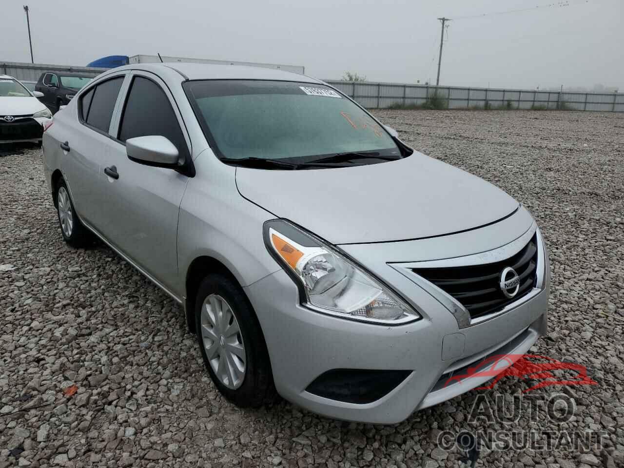 NISSAN VERSA 2018 - 3N1CN7AP1JL813860