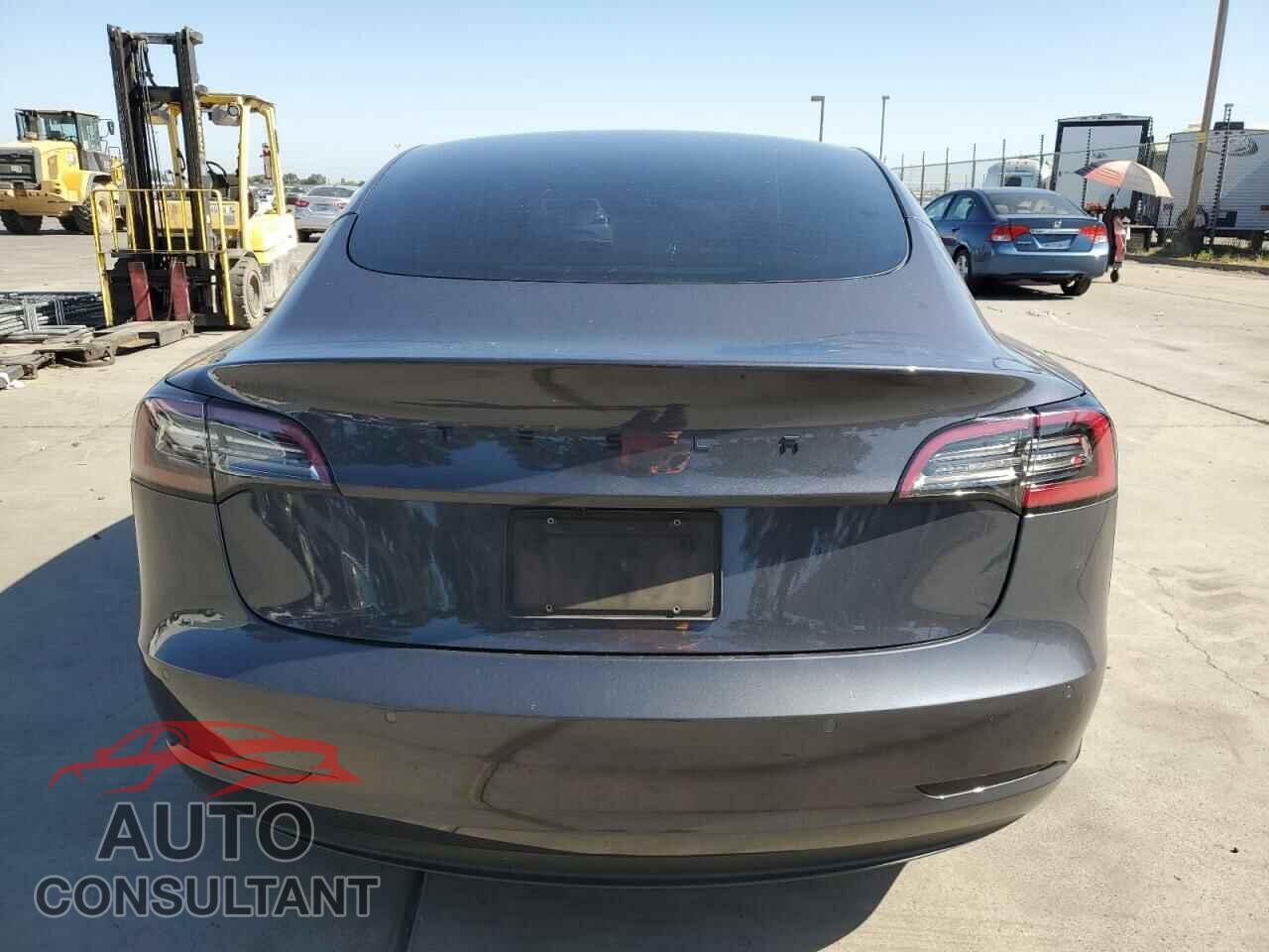 TESLA MODEL 3 2021 - 5YJ3E1EA5MF079114