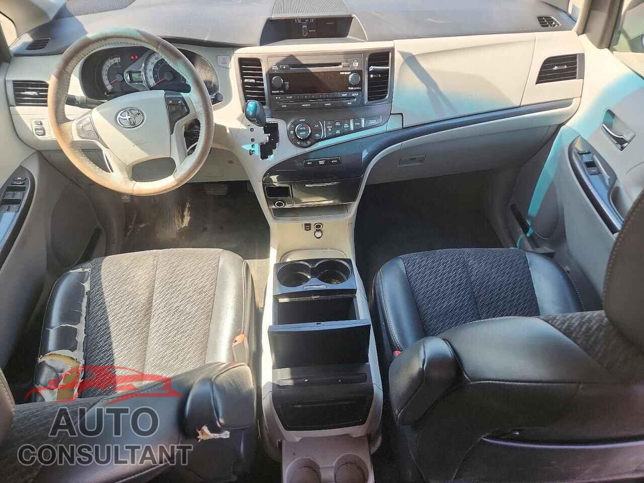 TOYOTA SIENNA 2011 - 5TDXK3DC8BS147052