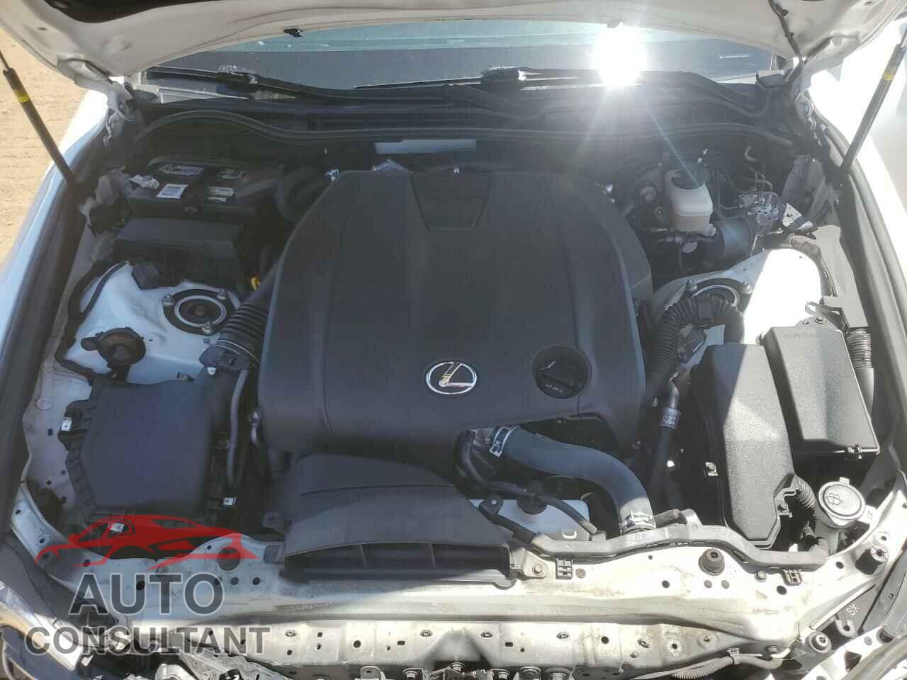 LEXUS IS 2015 - JTHCF1D28F5017426