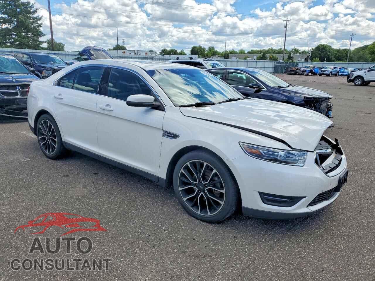 FORD TAURUS 2017 - 1FAHP2E88HG126012