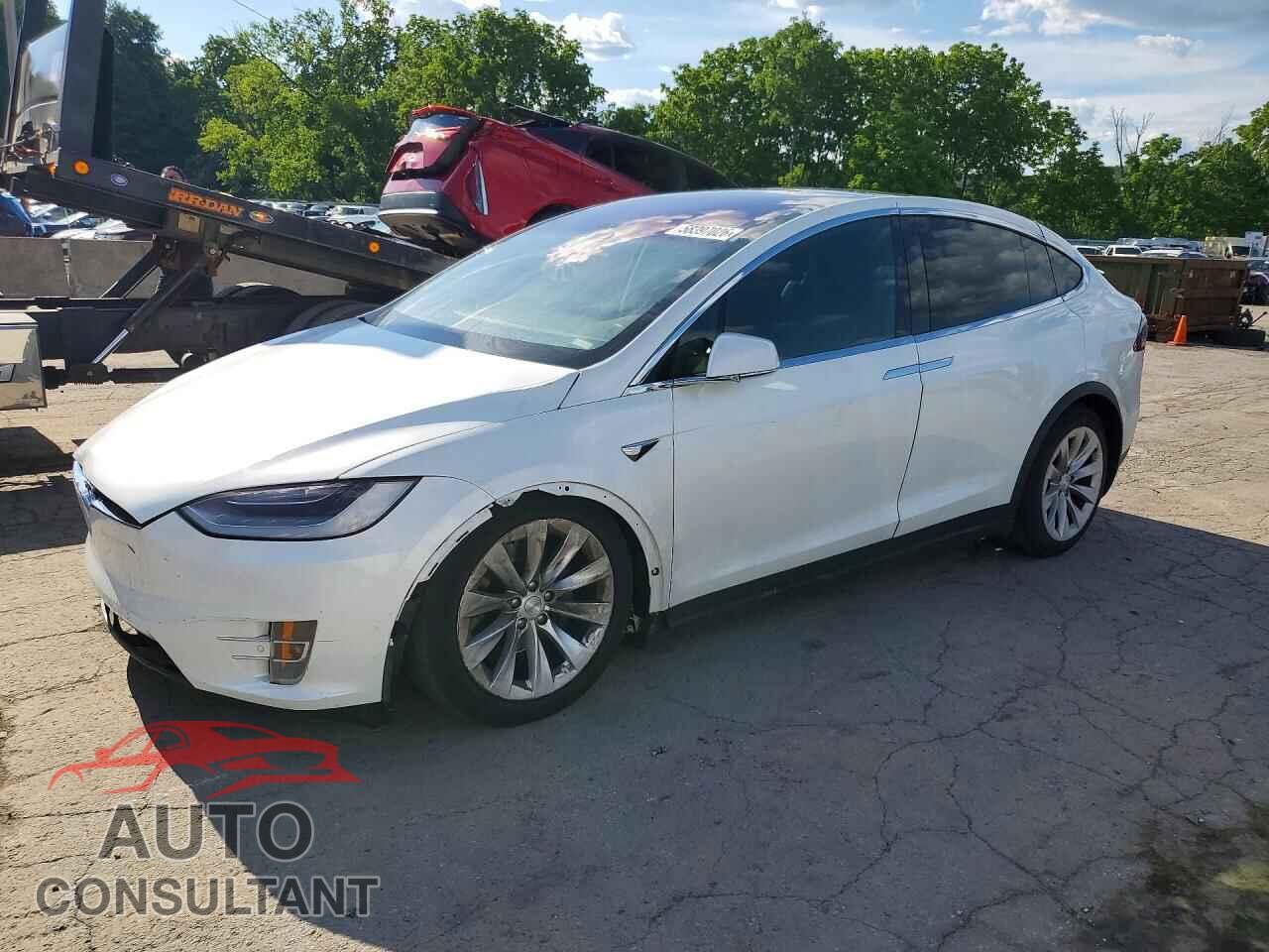 TESLA MODEL X 2020 - 5YJXCBE2XLF242537
