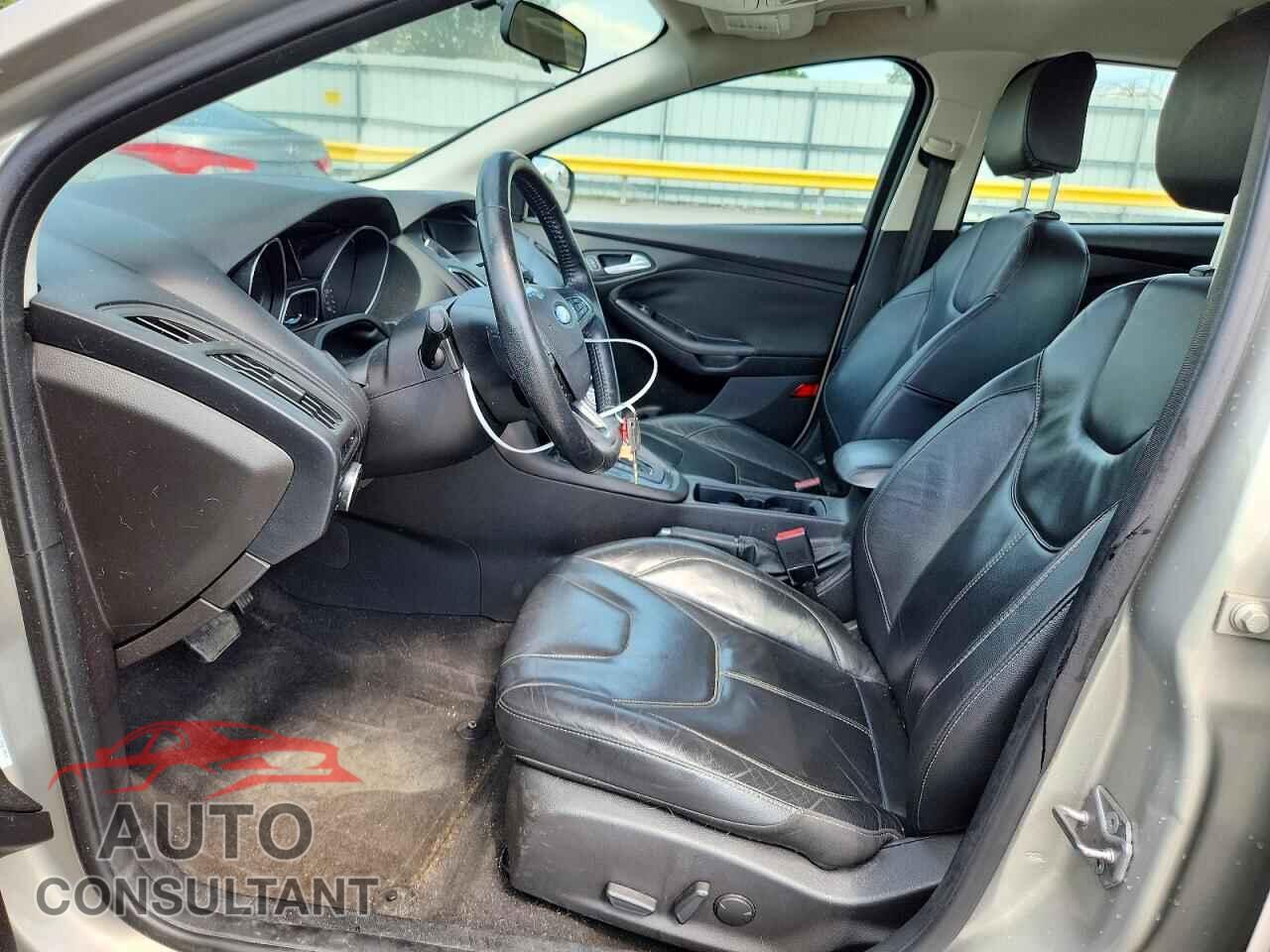FORD FOCUS 2015 - 1FADP3K21FL360565