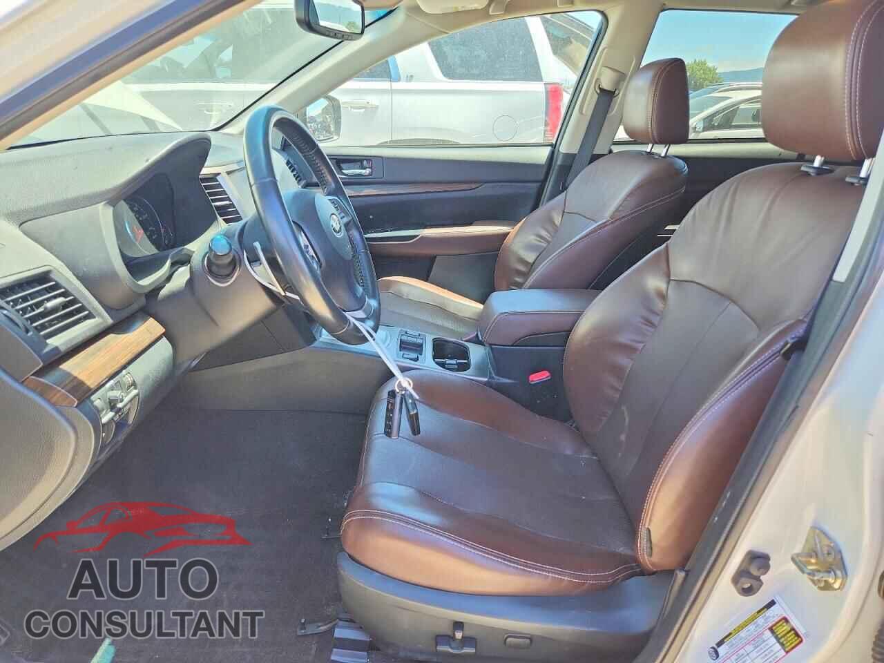 SUBARU OUTBACK 2014 - 4S4BRBPC2E3310047