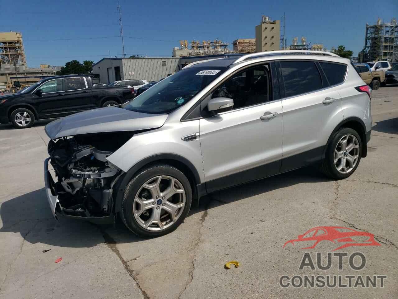 FORD ESCAPE 2017 - 1FMCU0J91HUD40322