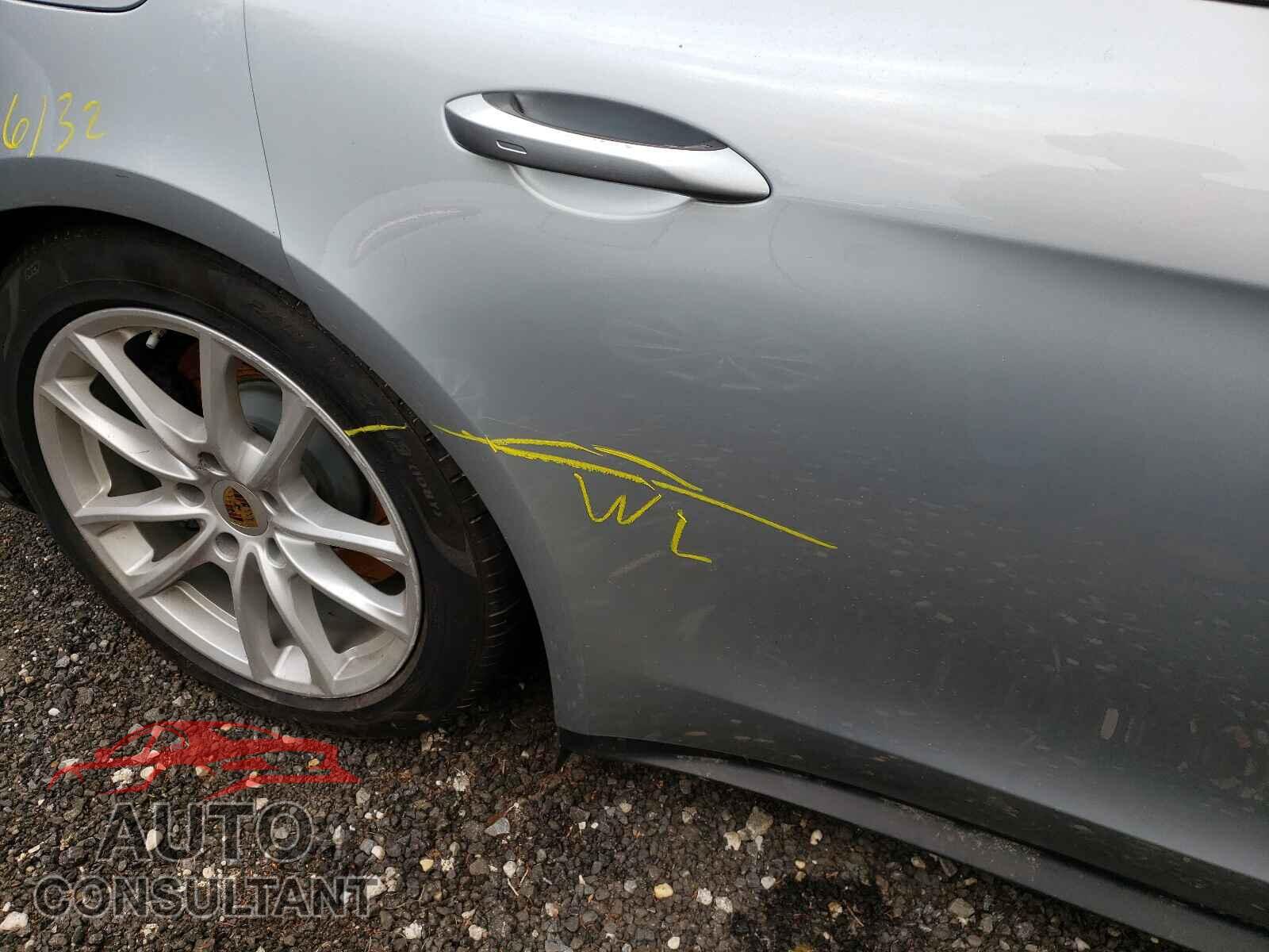 PORSCHE PANAMERA 2019 - WP0AE2A70KL123571