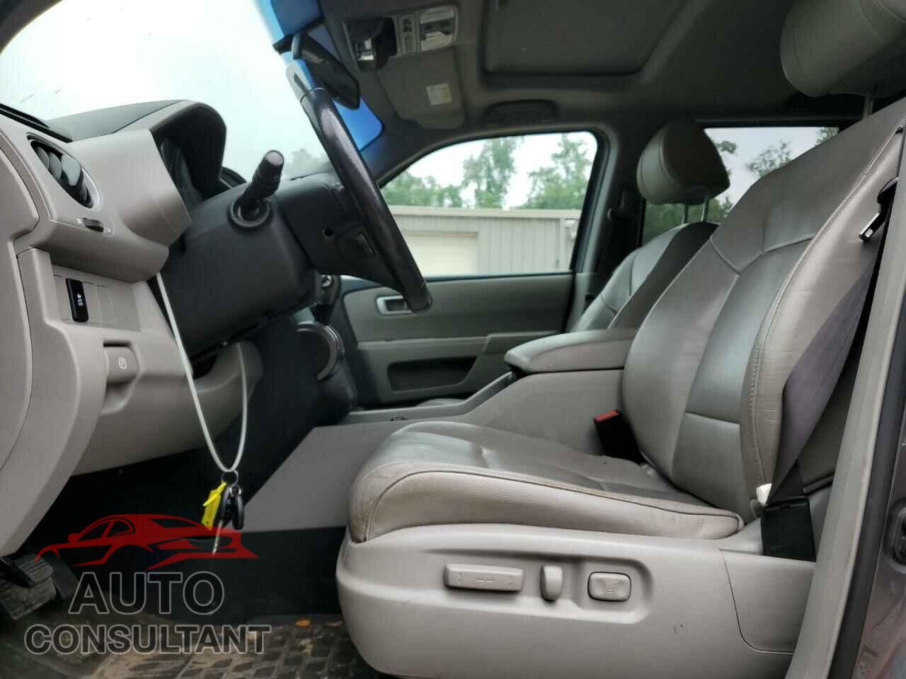 HONDA PILOT 2015 - 5FNYF4H57FB048260