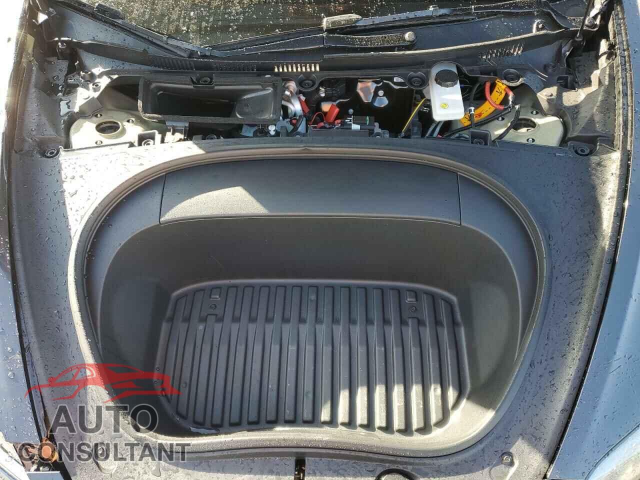 TESLA MODEL 3 2024 - 5YJ3E1EA7RF726152