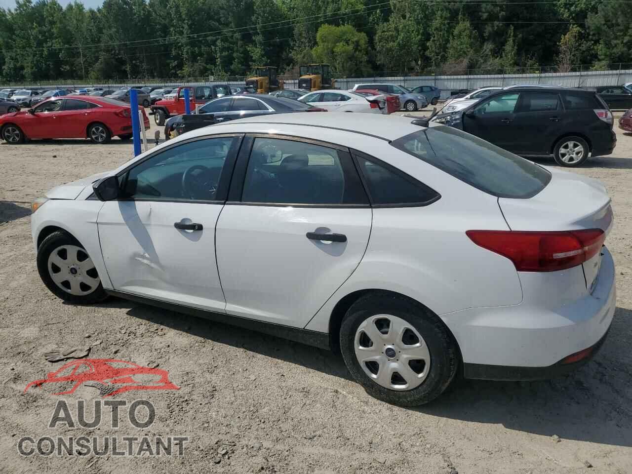 FORD FOCUS 2015 - 1FADP3E23FL333525