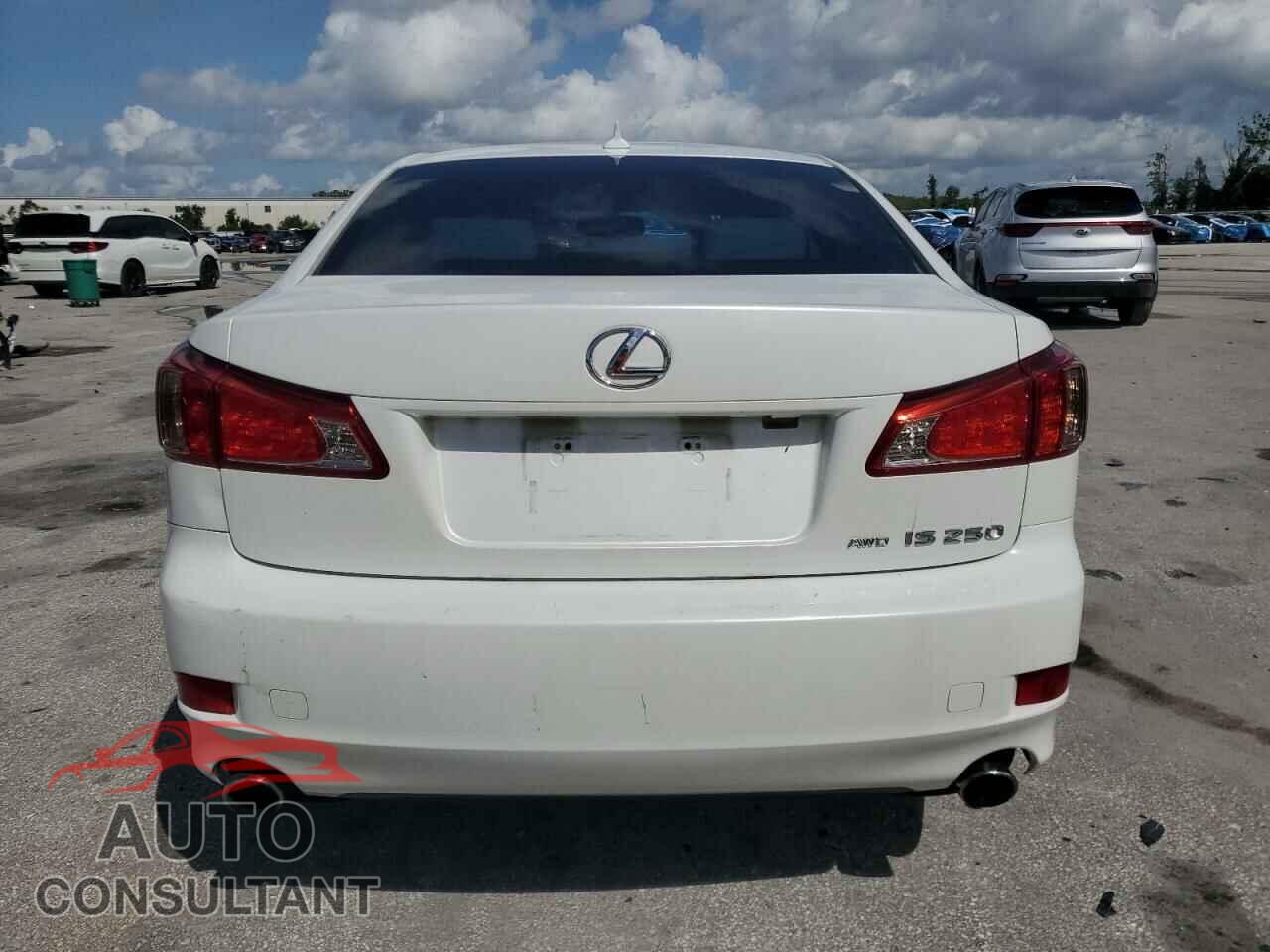 LEXUS IS 2012 - JTHCF5C20C2035750