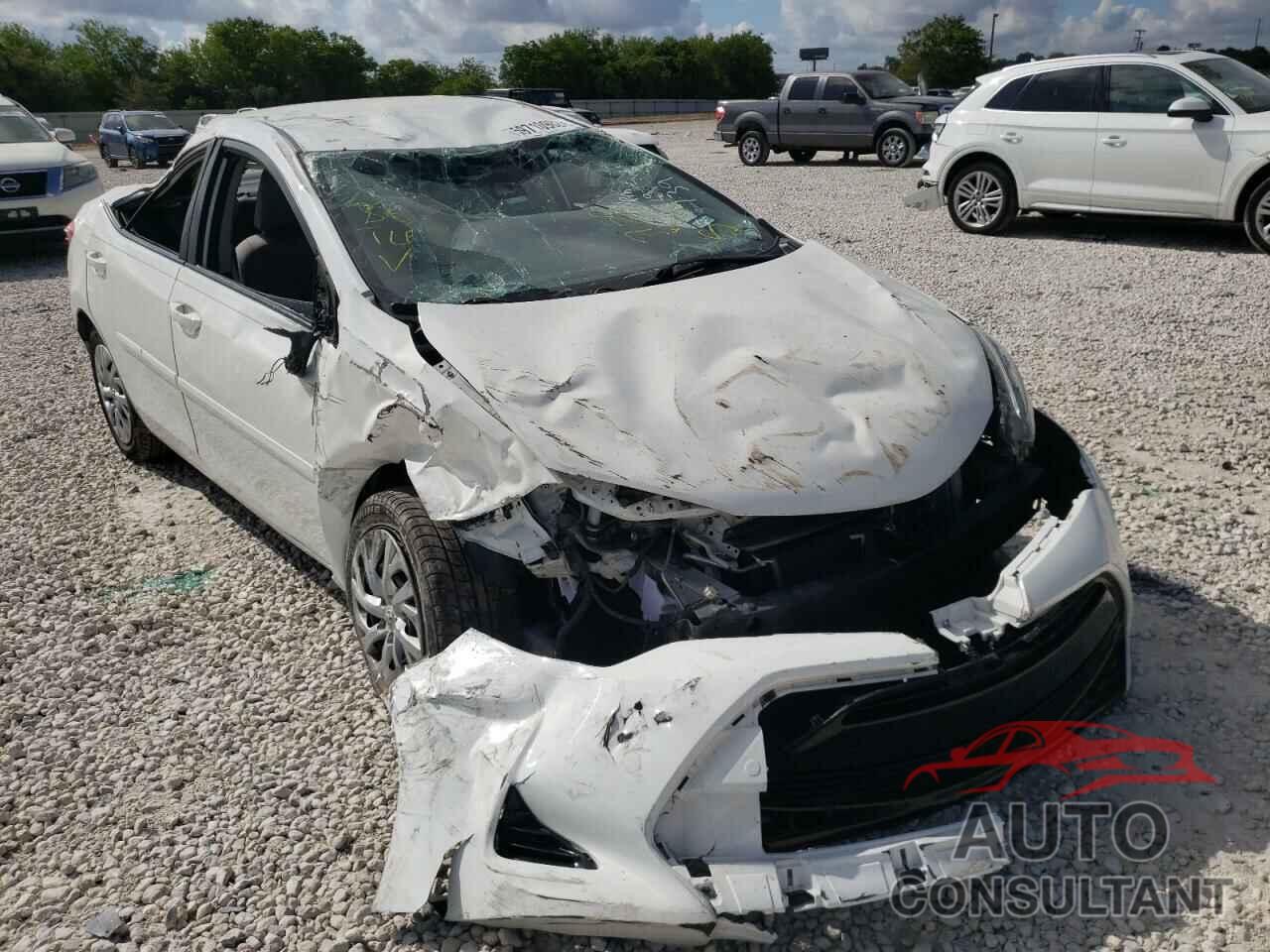 TOYOTA COROLLA 2018 - 5YFBURHE9JP750652