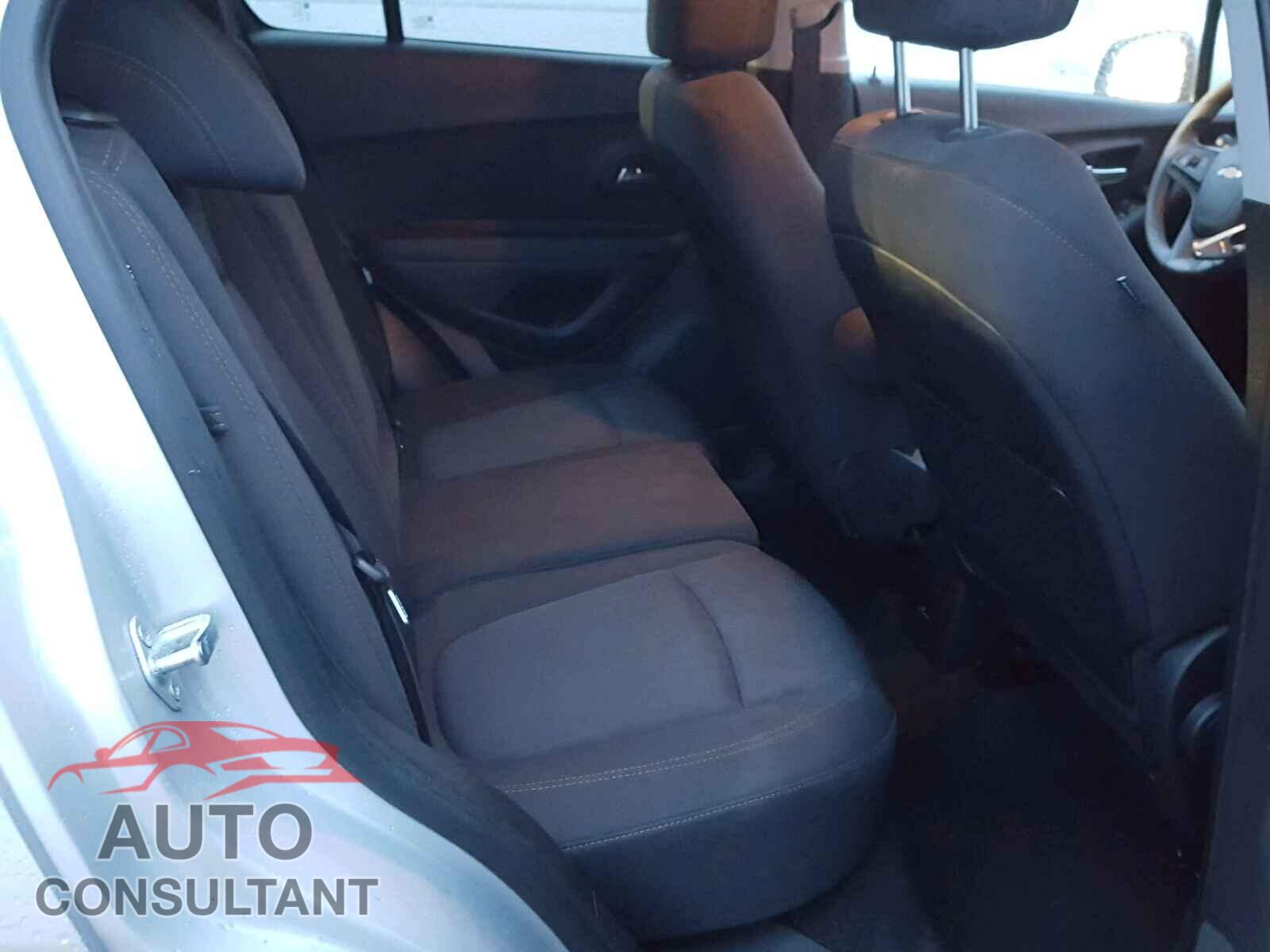 CHEVROLET TRAX 1LT 2017 - 3GNCJLSB3HL143167