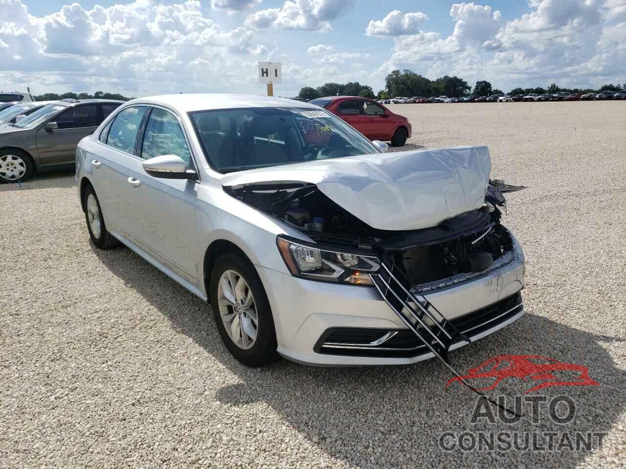 VOLKSWAGEN PASSAT 2017 - 1VWAT7A3XHC043295