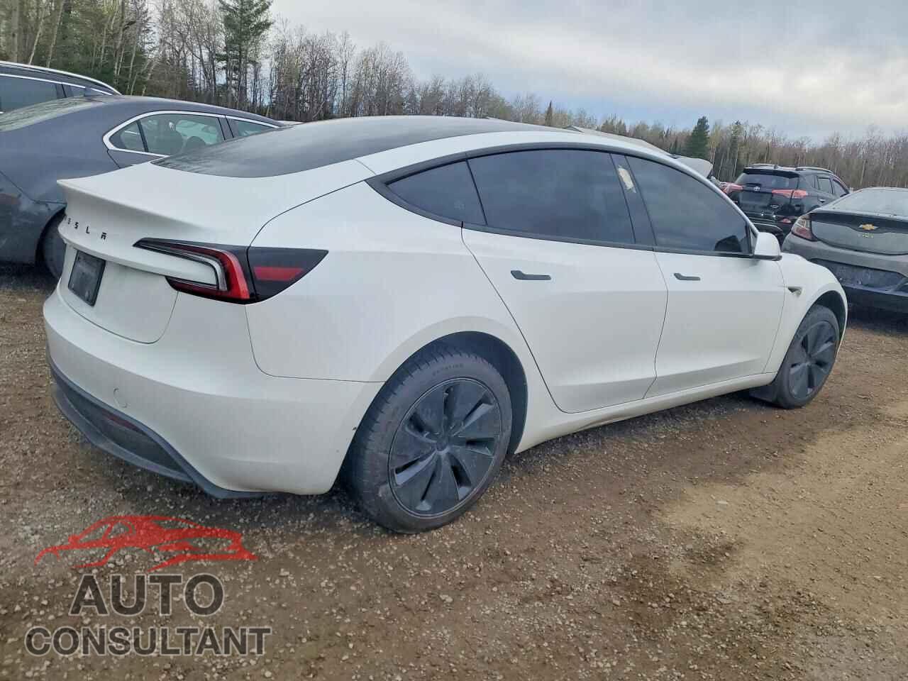 TESLA MODEL 3 2024 - LRW3E7FA0RC201445