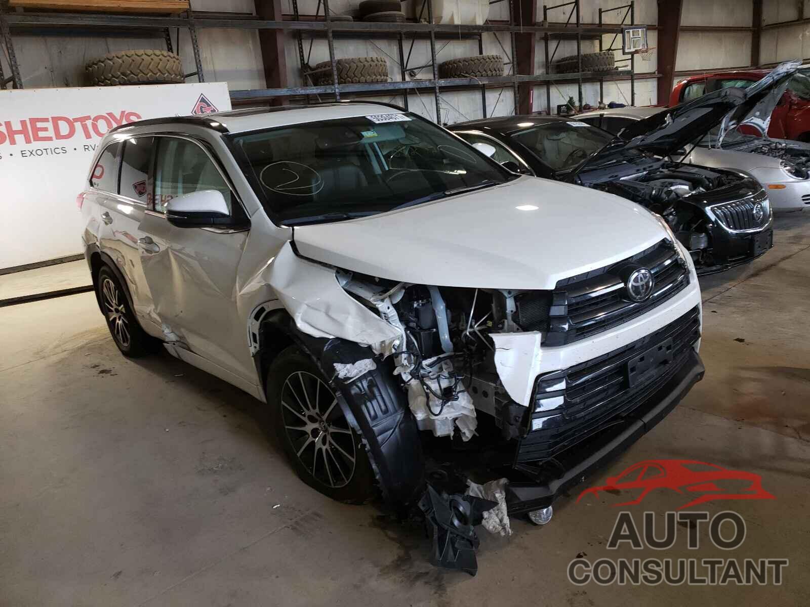TOYOTA HIGHLANDER 2018 - 5TDJZRFH0JS537543