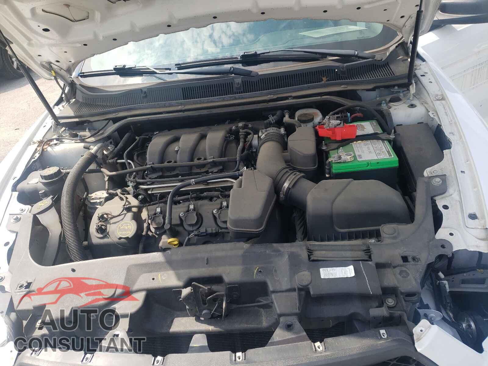 FORD TAURUS 2018 - 1FAHP2L83JG112558