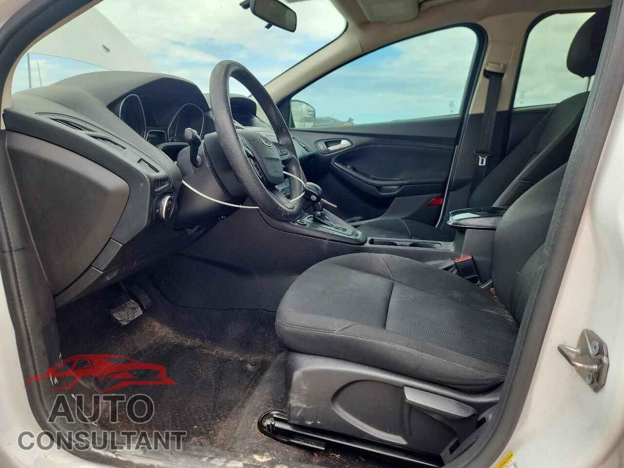 FORD FOCUS 2018 - 1FADP3F23JL214896