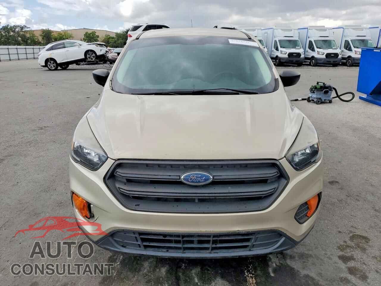 FORD ESCAPE 2018 - 1FMCU0F71JUB68211