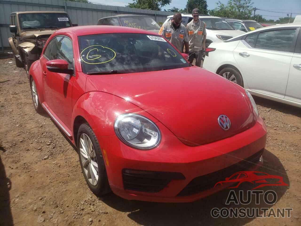 VOLKSWAGEN BEETLE 2018 - 3VWFD7AT6JM714713