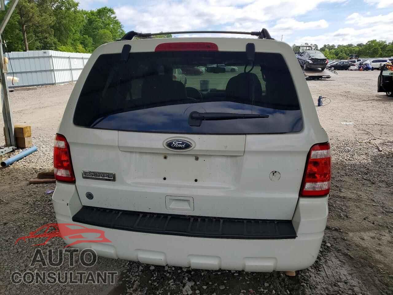 FORD ESCAPE 2011 - 1FMCU0DG2BKA52855
