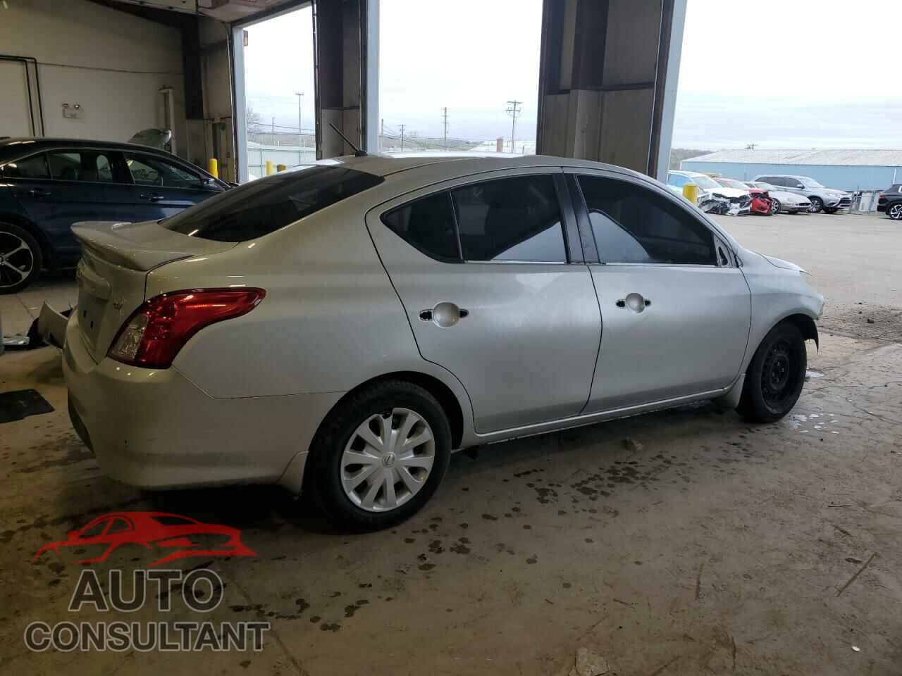 NISSAN VERSA 2019 - 3N1CN7AP3KL880980