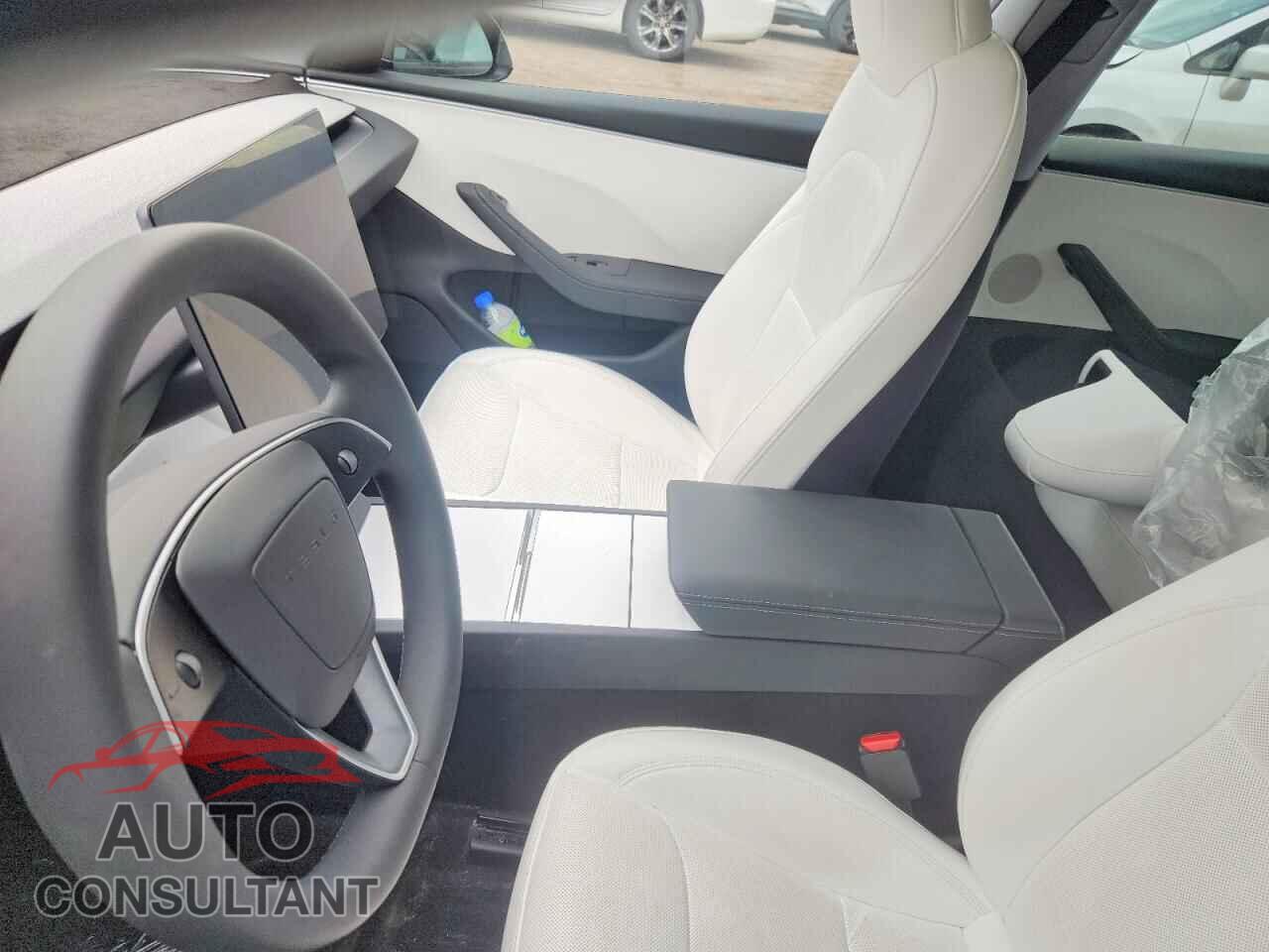 TESLA MODEL 3 2024 - LRW3E7FA8RC105935