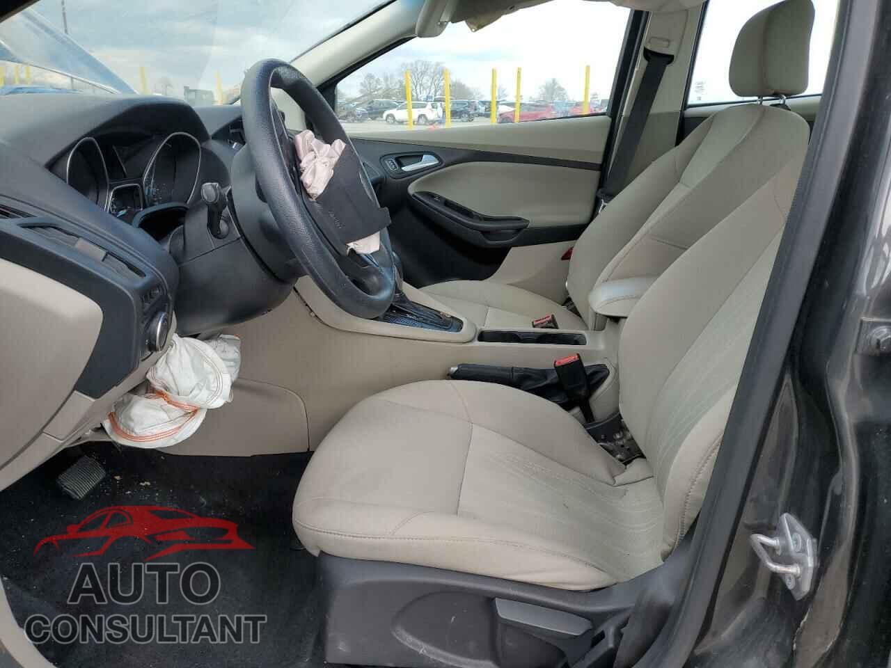 FORD FOCUS 2016 - 1FADP3F22GL288769