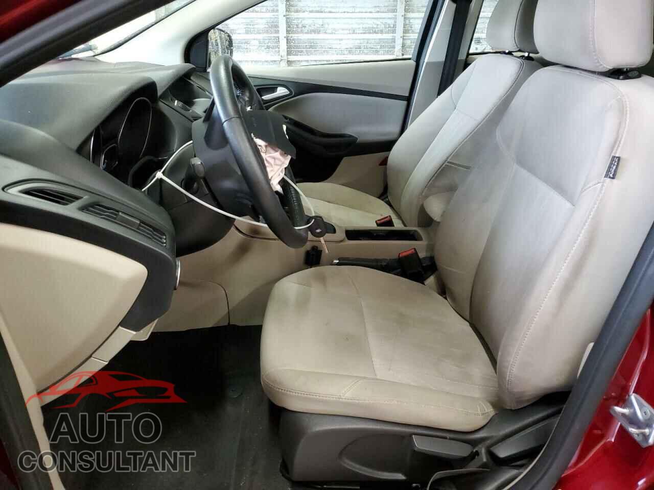 FORD FOCUS 2016 - 1FADP3K2XGL261664