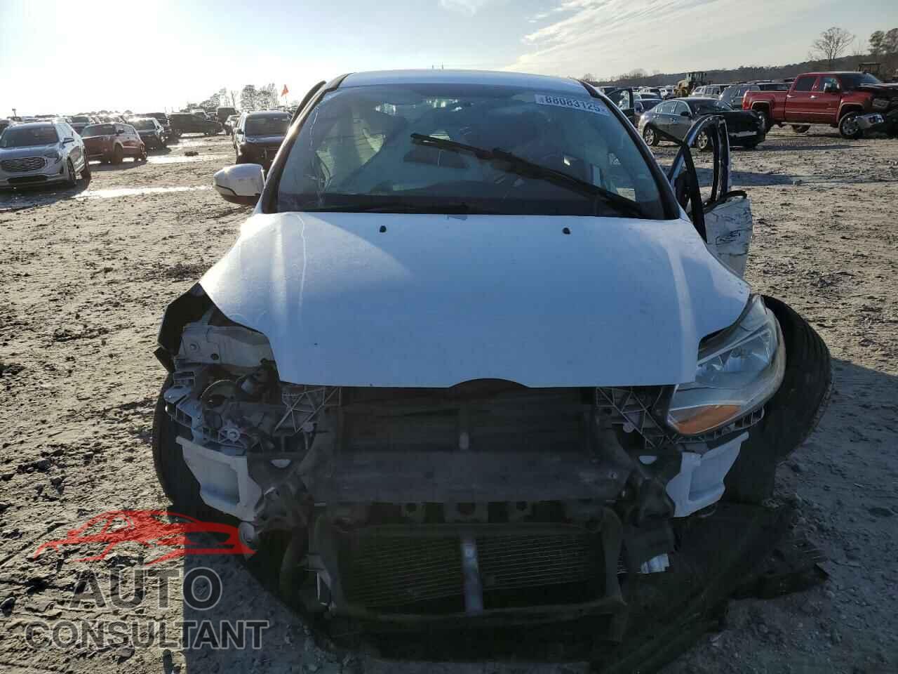 FORD FOCUS 2014 - 1FADP3F27EL216303