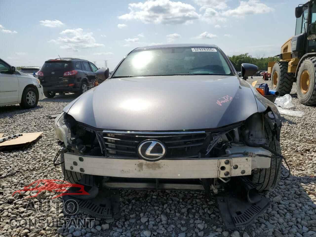 LEXUS IS 2015 - JTHBF1D28F5080621