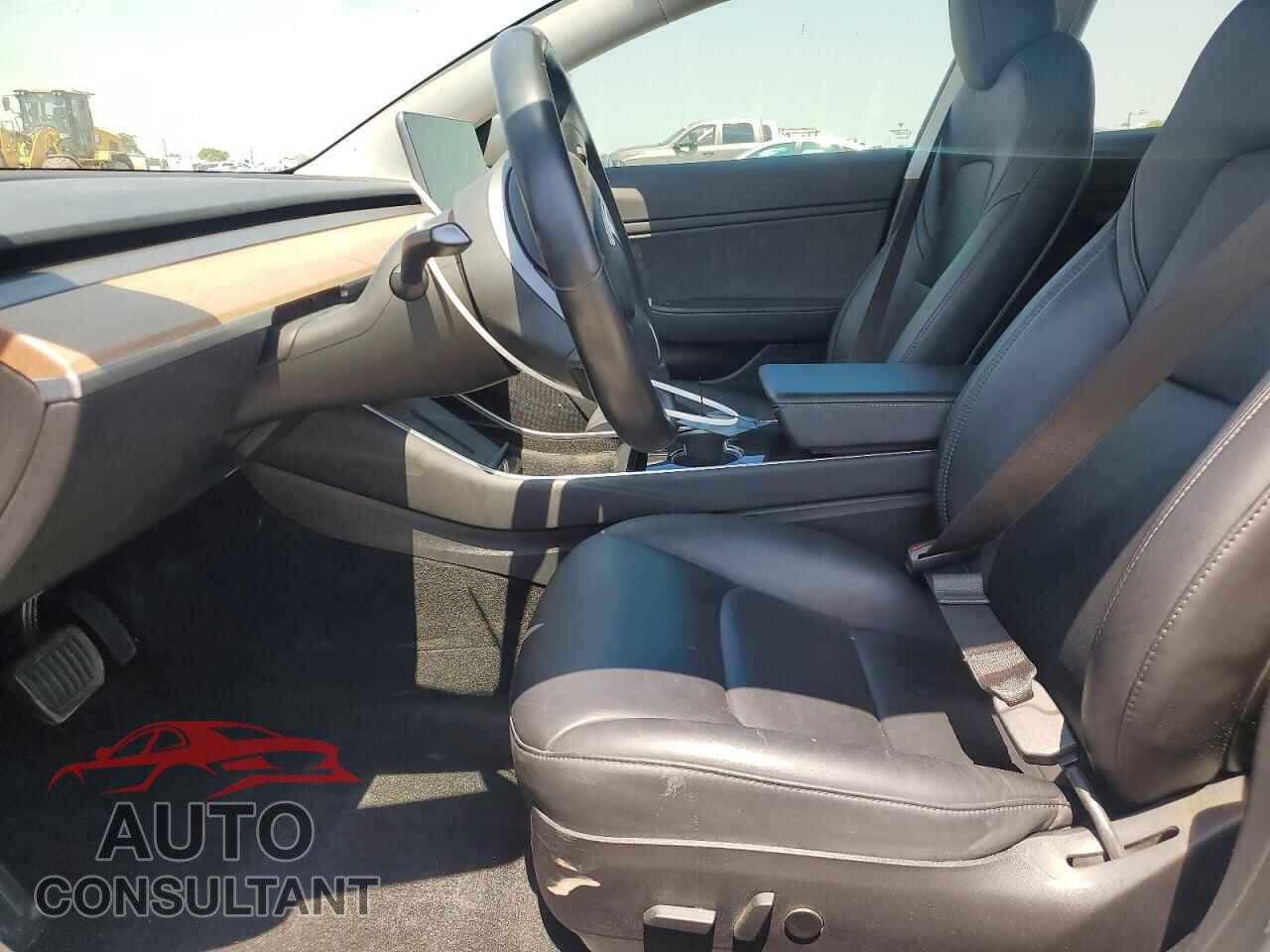 TESLA MODEL 3 2018 - 5YJ3E1EA8JF042375