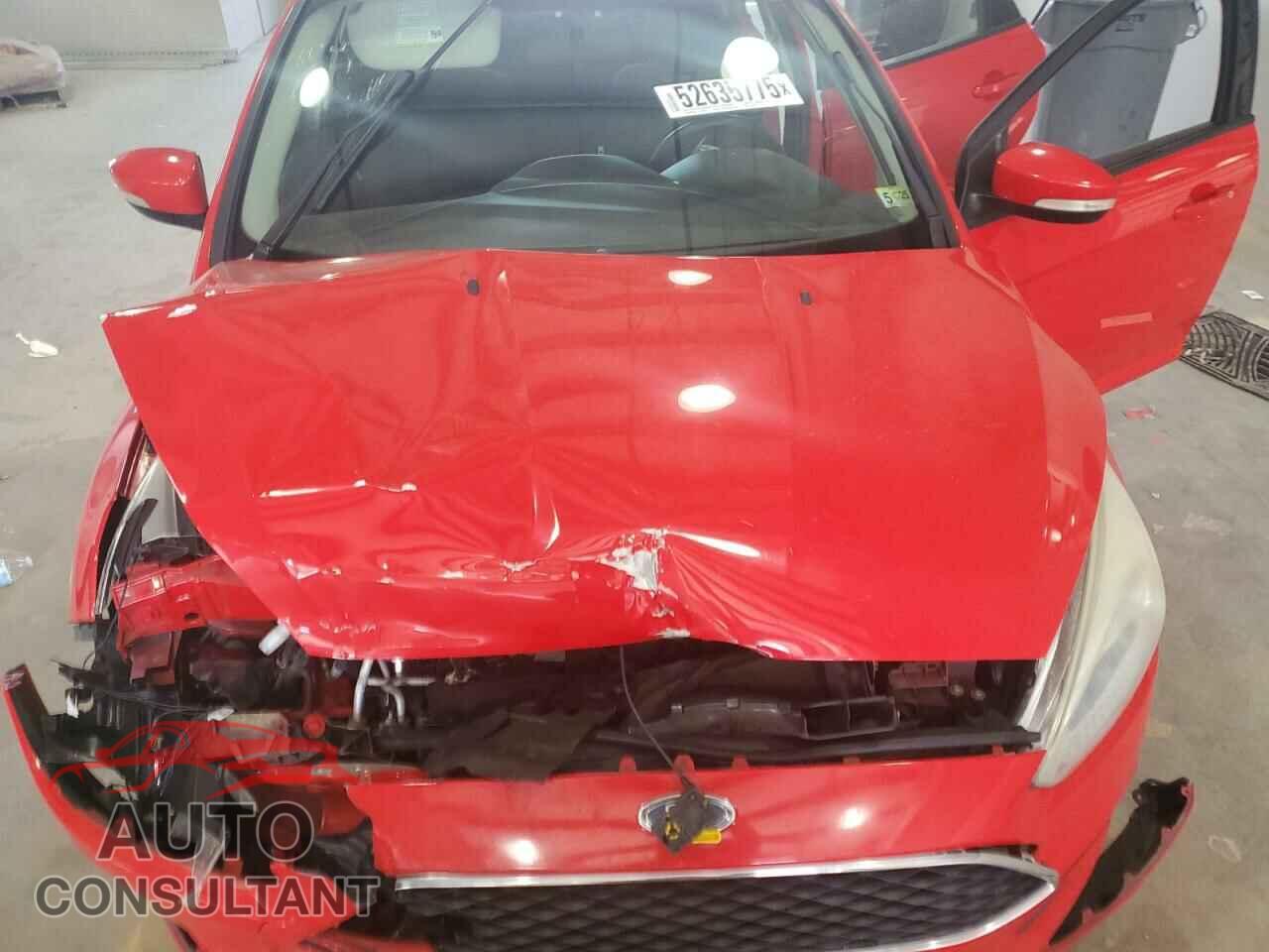 FORD FOCUS 2016 - 1FADP3F25GL304768