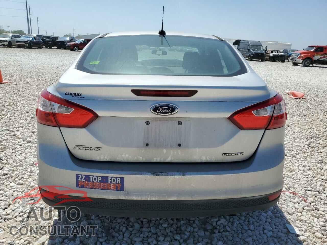 FORD FOCUS 2014 - 1FADP3E20EL388769
