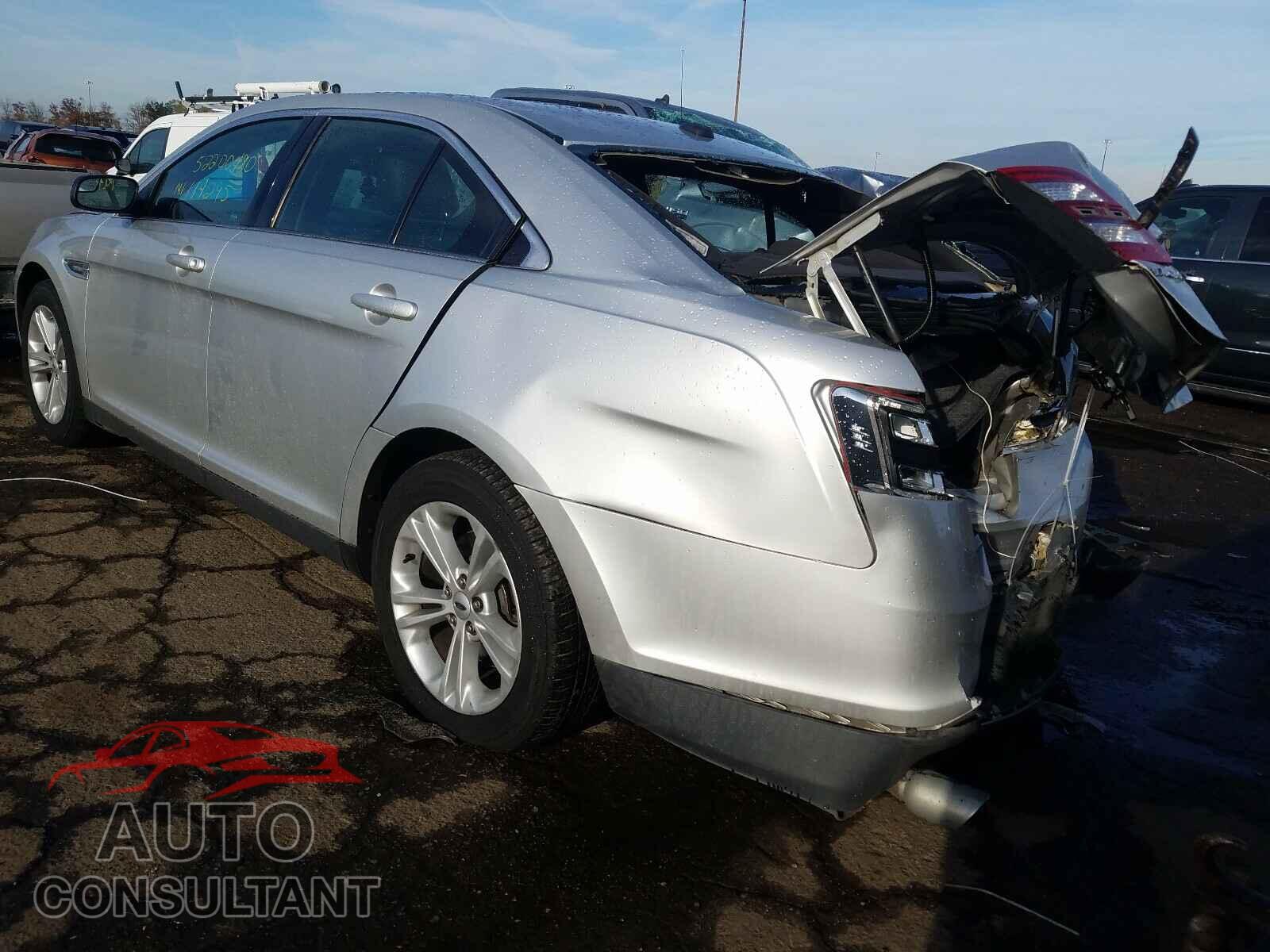 FORD TAURUS 2017 - 1FAHP2E82HG126894