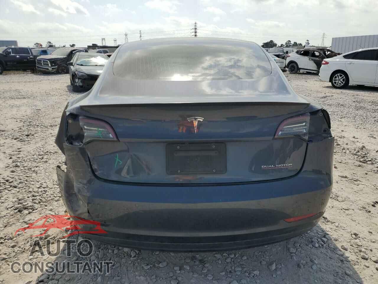 TESLA MODEL 3 2018 - 5YJ3E1EB2JF081004