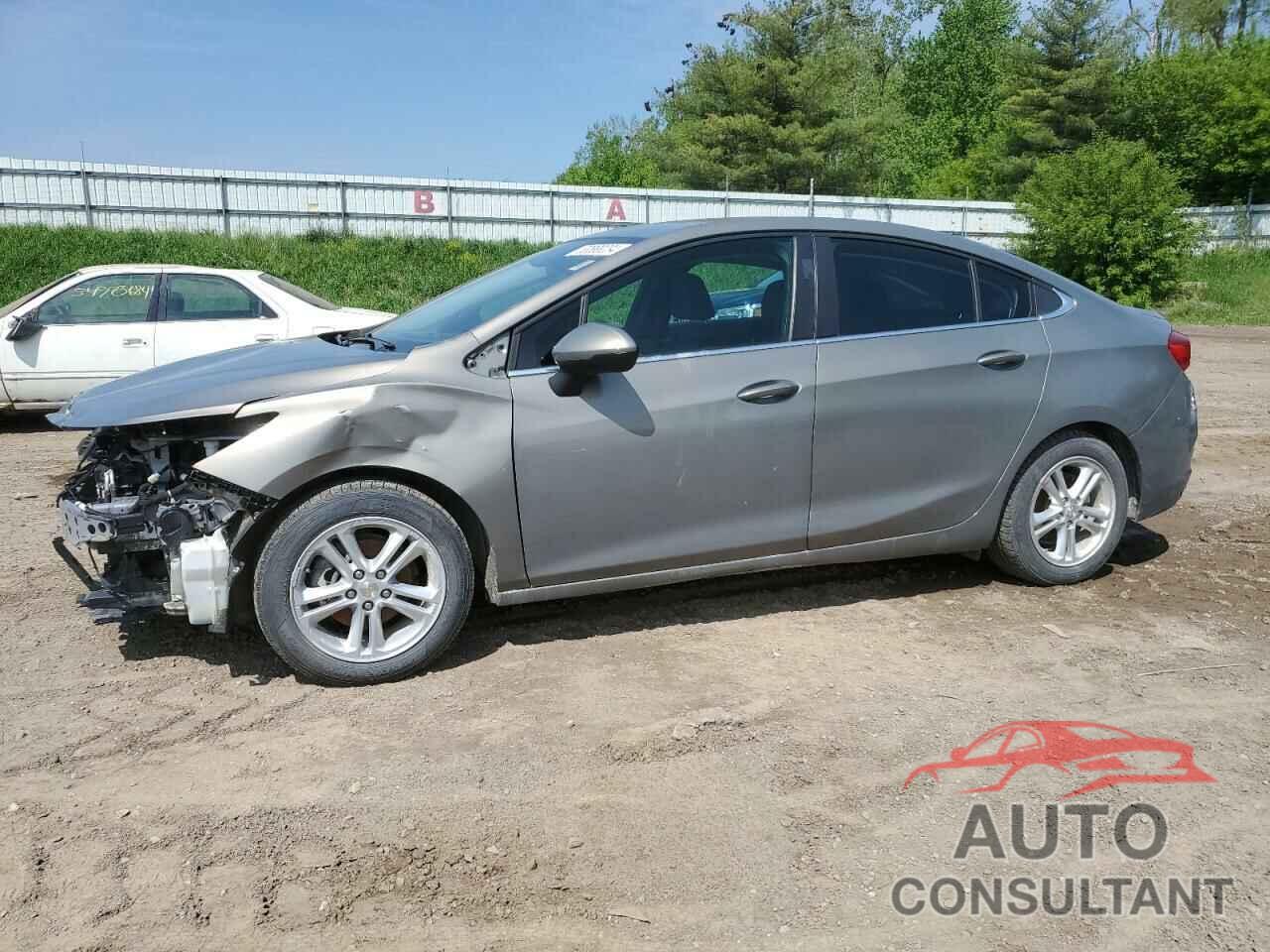 CHEVROLET CRUZE 2018 - 1G1BE5SM5J7204382