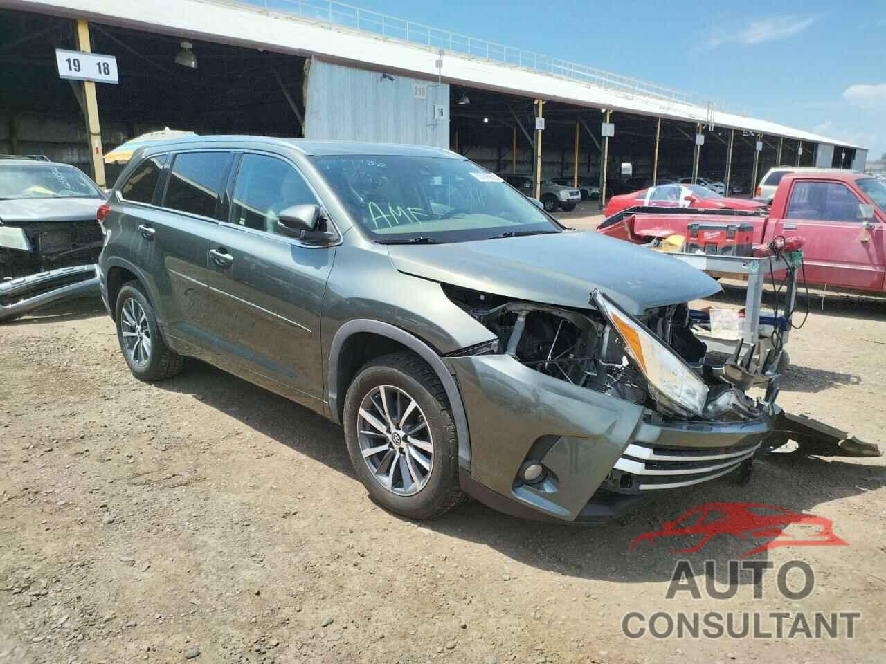 TOYOTA HIGHLANDER 2018 - 5TDKZRFHXJS247766