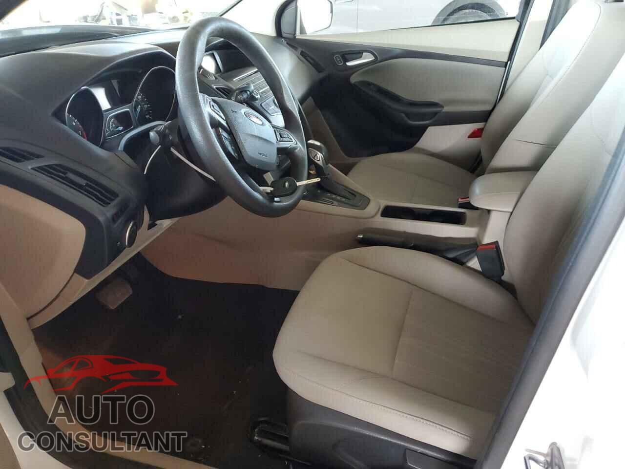 FORD FOCUS 2015 - 1FADP3F26FL232137