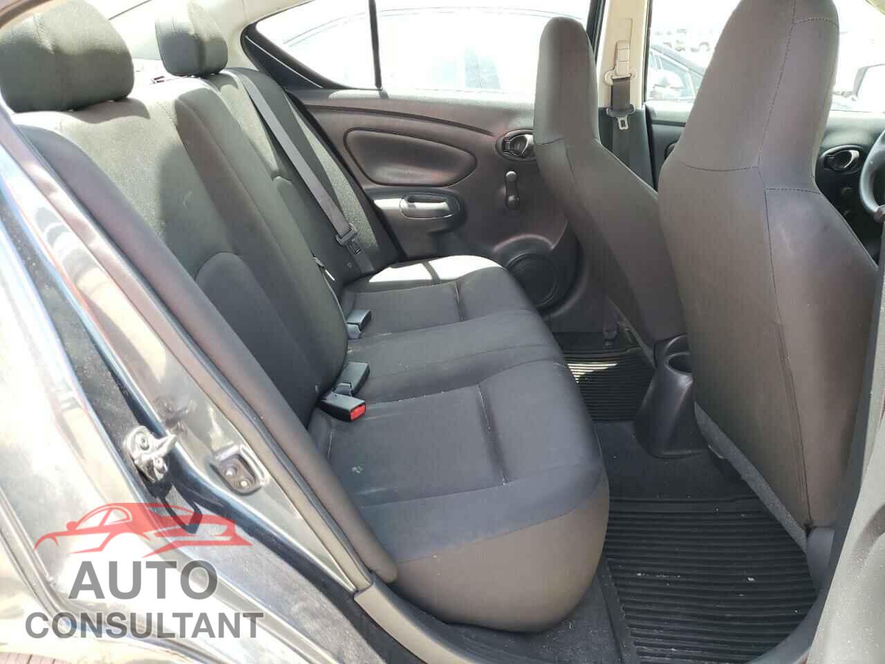 NISSAN VERSA 2017 - 3N1CN7APXHL825712