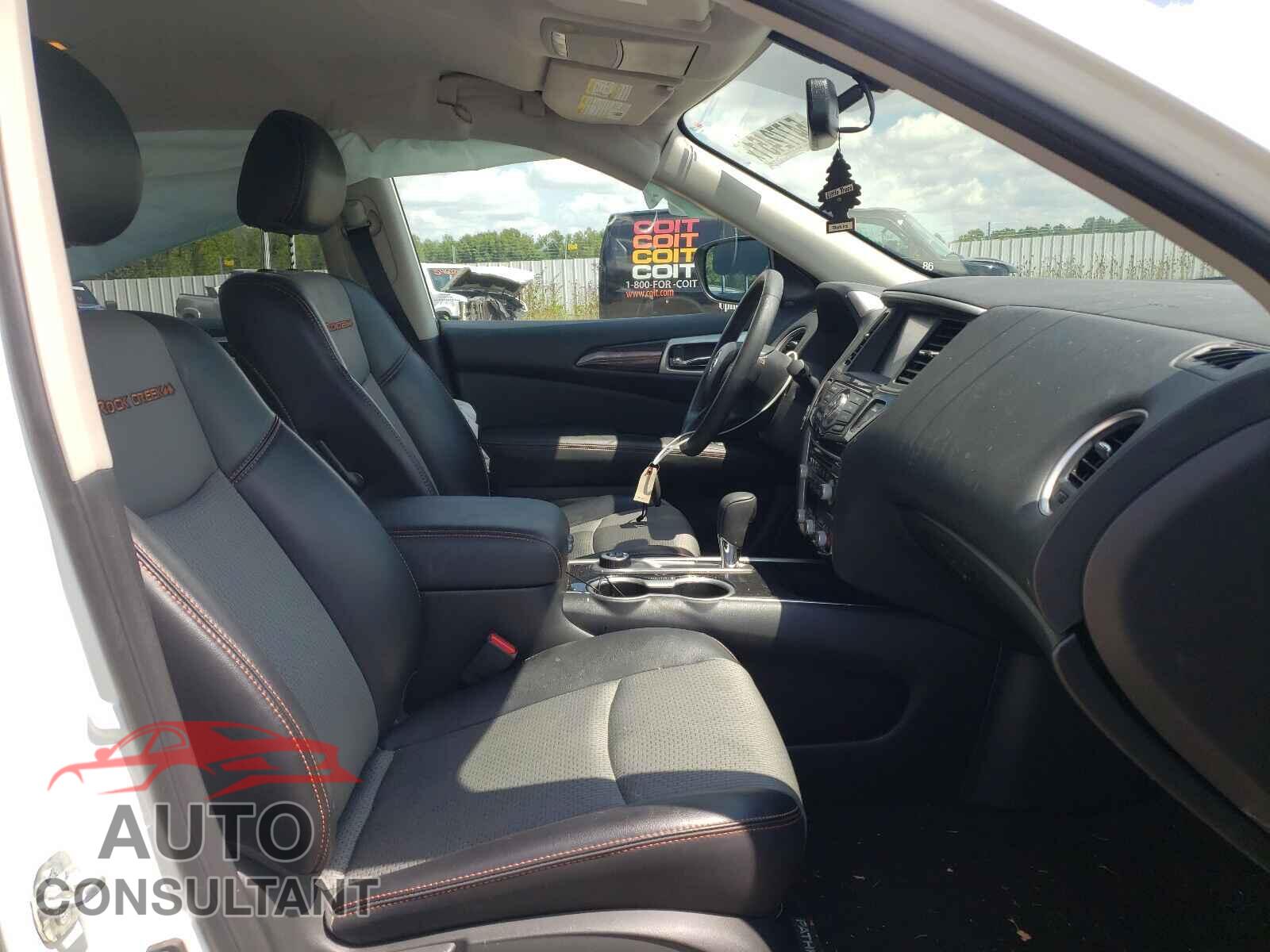 NISSAN PATHFINDER 2020 - 5N1DR2BM8LC606325