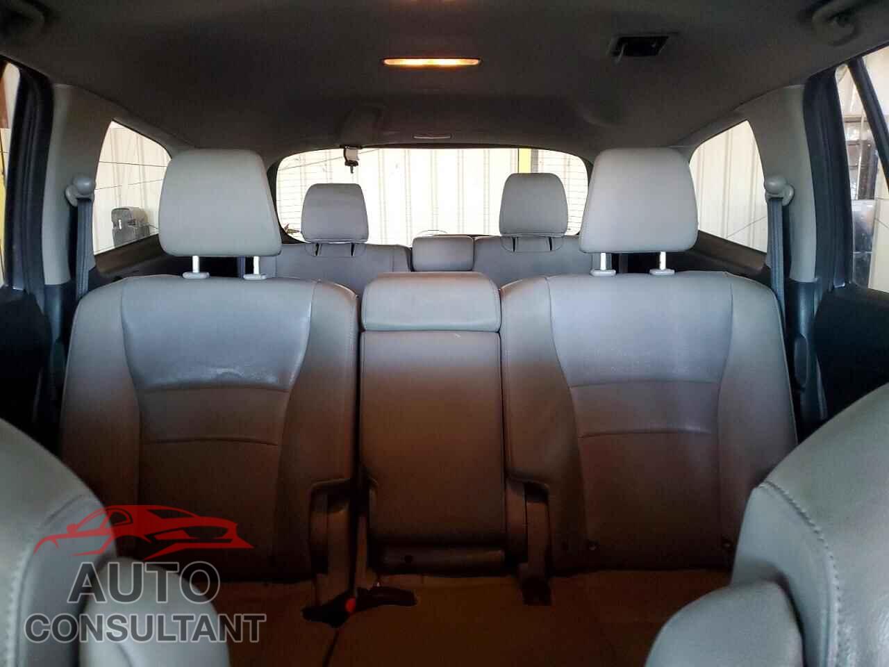 HONDA PILOT 2016 - 5FNYF5H57GB033202