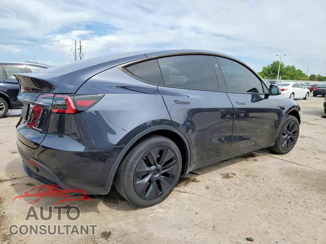 TESLA MODEL Y 2025 - 7SAYGDEE7SF258968