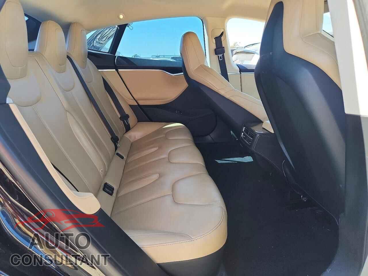 TESLA MODEL S 2015 - 5YJSA1S23FF082729